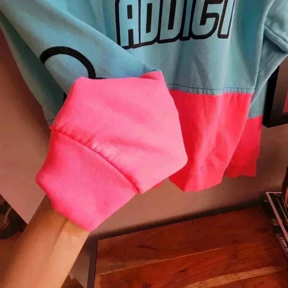 Women's Sweatshirt Pink/ Light Blue Medium "SNEAKER ADDICT" Retro Style Hearts - Picture 7 of 10